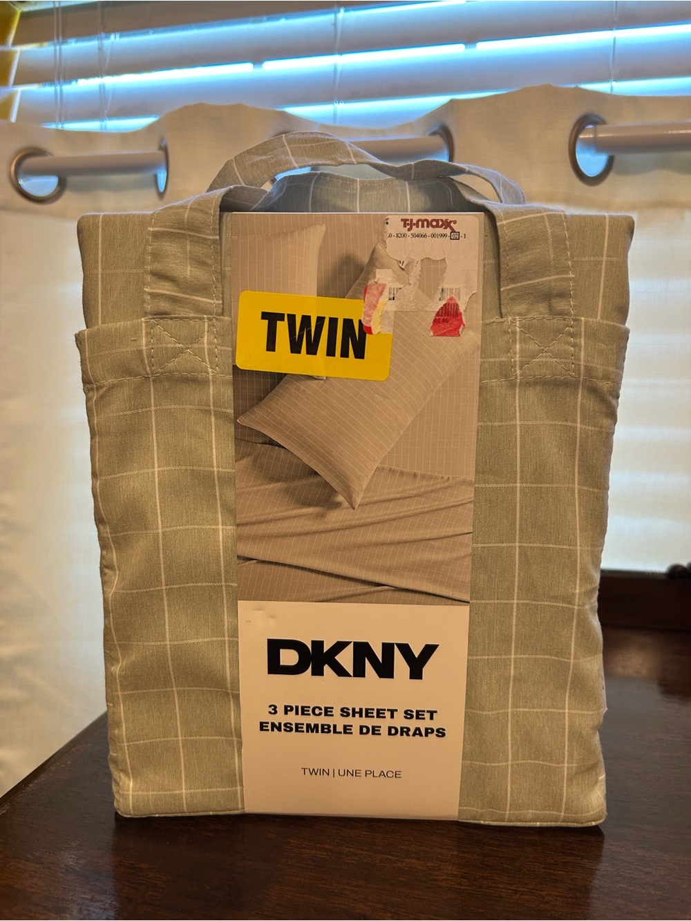 DKNY Twin 3-Piece Sheet Set Gray and White Polyester NWT